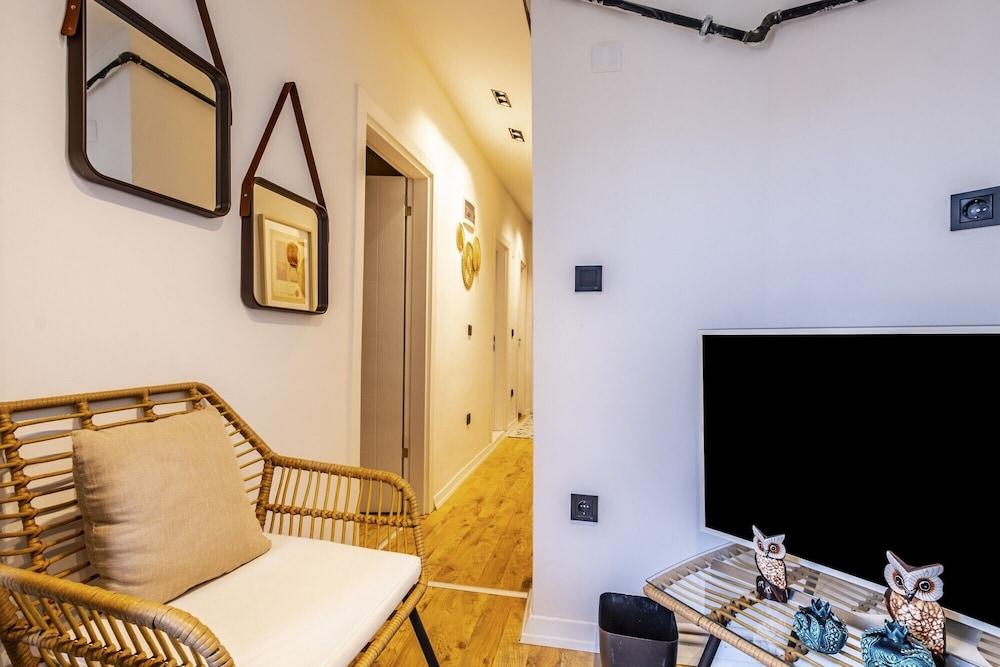 Lovely Flat with Terrace on Istiklal Street 2
