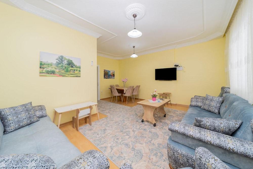 Central Fully Furnished Flat in Antalya Kepez