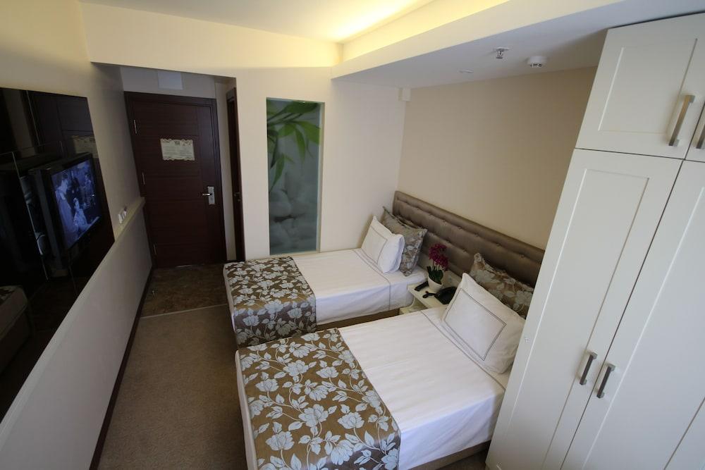 Grand Washington Hotel 1