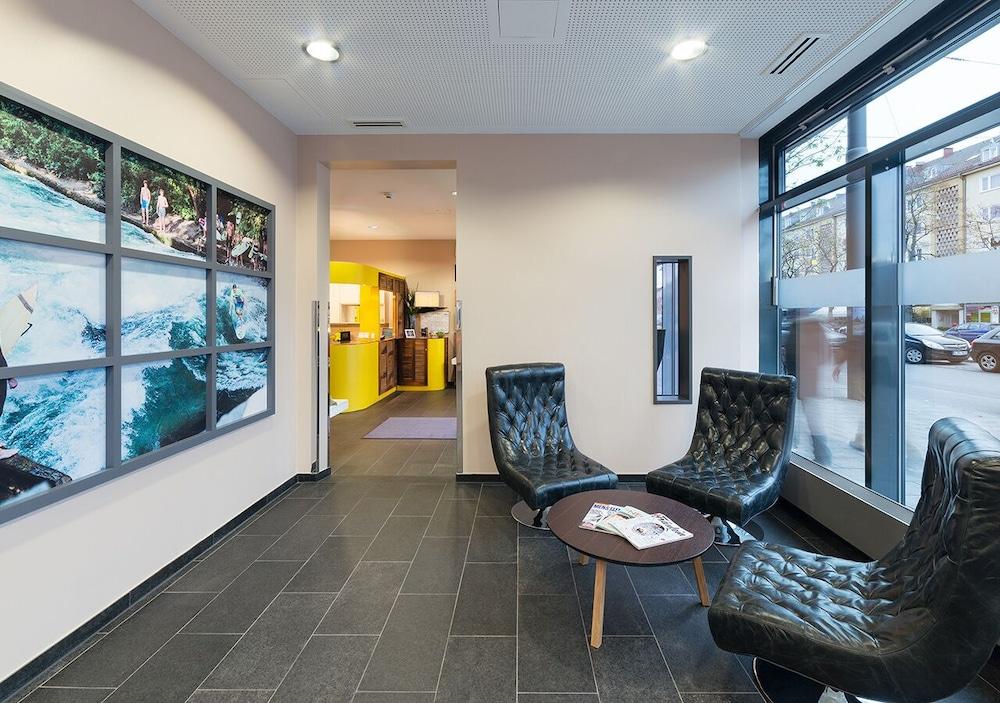 B&B Hotel Munchen-Moosach