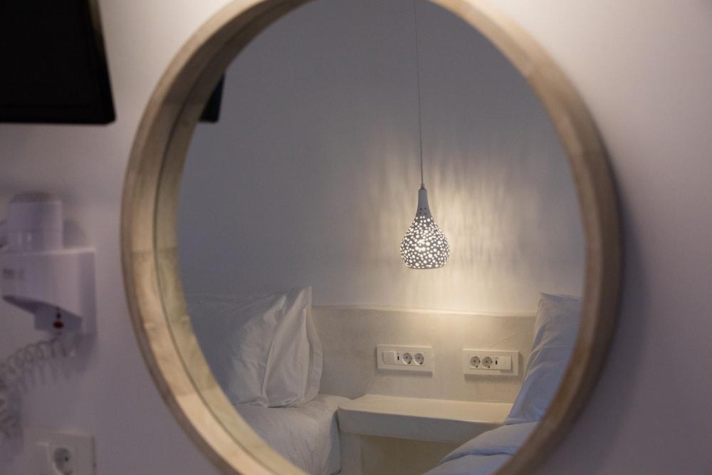 Markakis Studios Fira 2