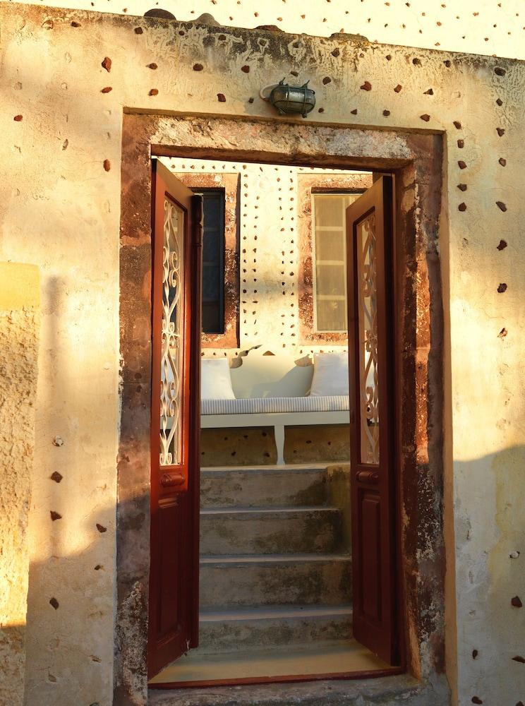 Oia Unique Homes by K&K 1