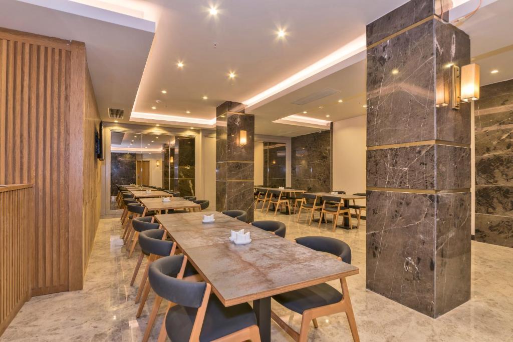 Golden Royal Hotel 1