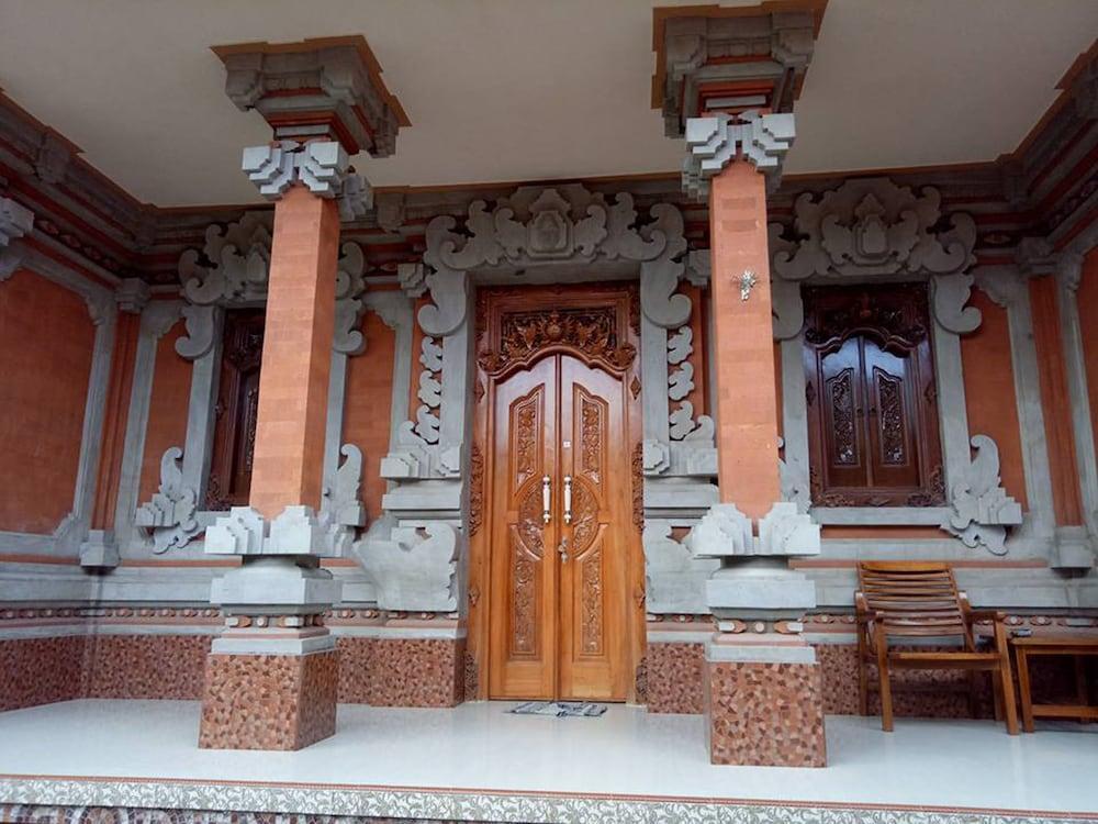 Tri Hita Karana House - Hostel