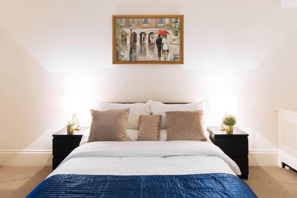 Mayfair Guesthouse 1