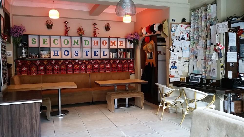 Second Home Hostel (Adults only) 2