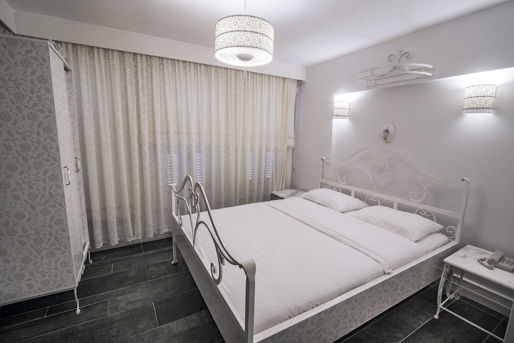 Buyukada Port Hotel 1