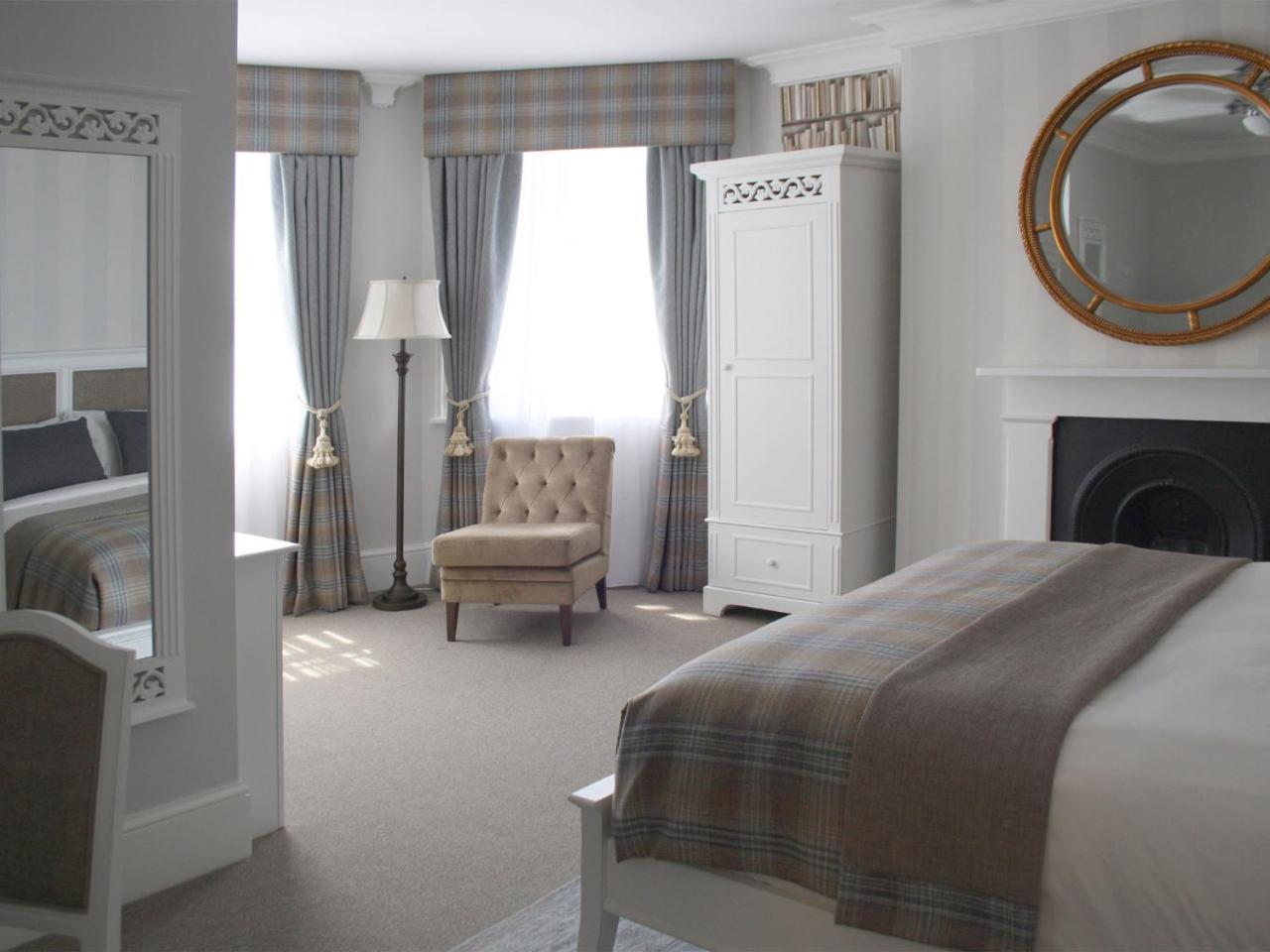 The Clerk & Well Pub & Rooms 1