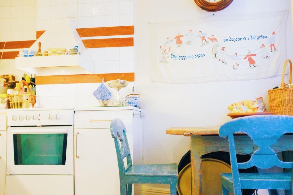 Beautiful, Artistic, Heirloom Apartment 2