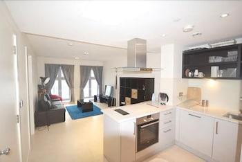 Bezier Apartments by Mysquare