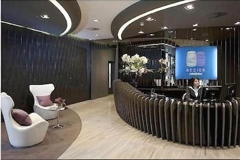 Bezier Apartments by Mysquare 1