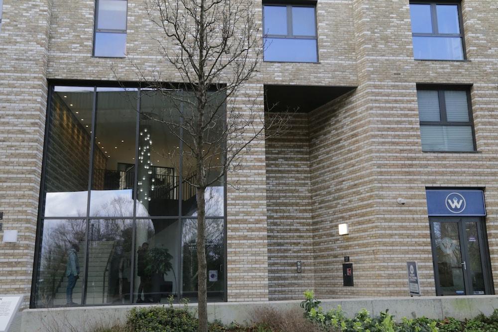 Pontoon Dock Apartment