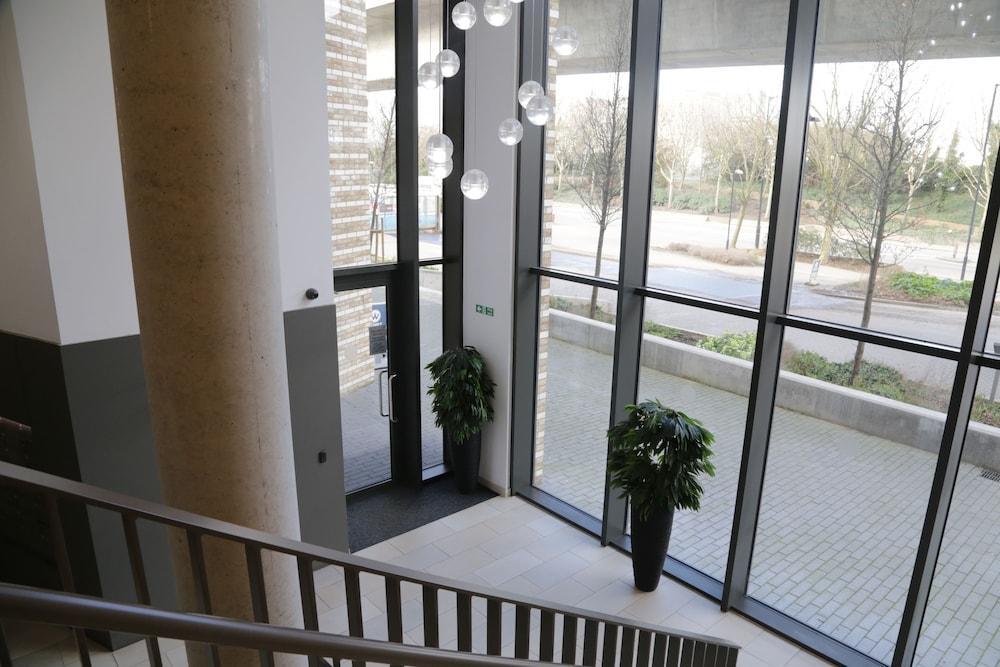 Pontoon Dock Apartment 1