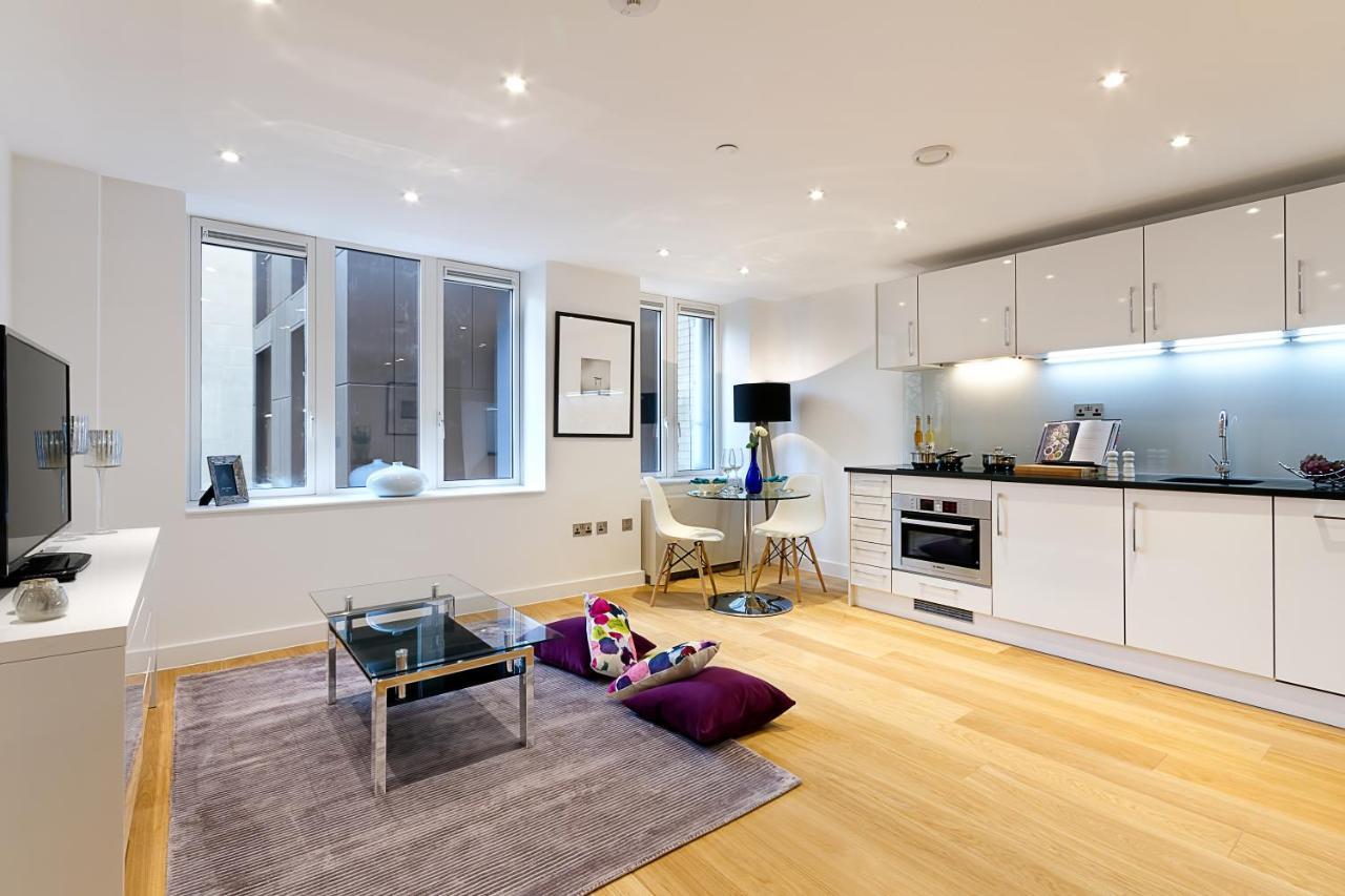 Fetter Lane by Skyline 1