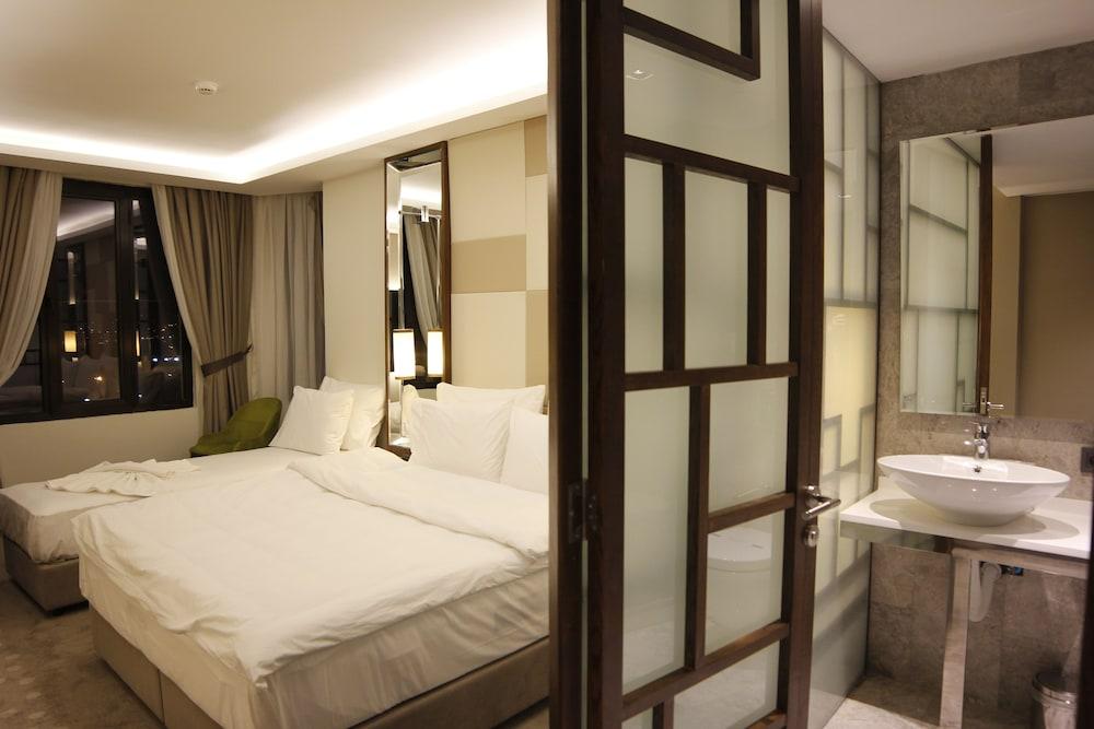 The Biancho Hotel Pera 1