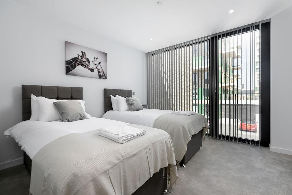 Modern Townhouse Near 02 Arena & Excel