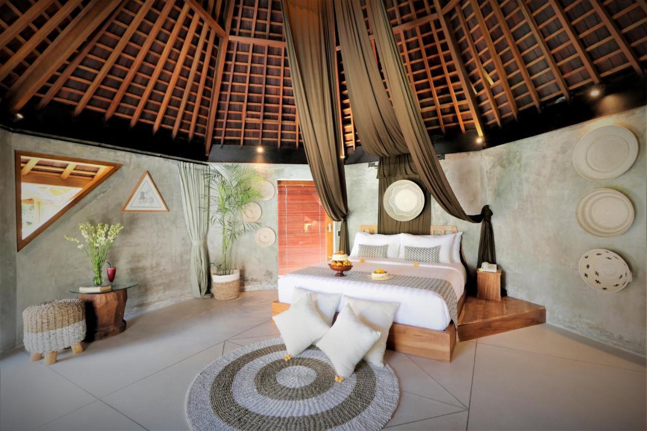 The Sender Pool Suite 2