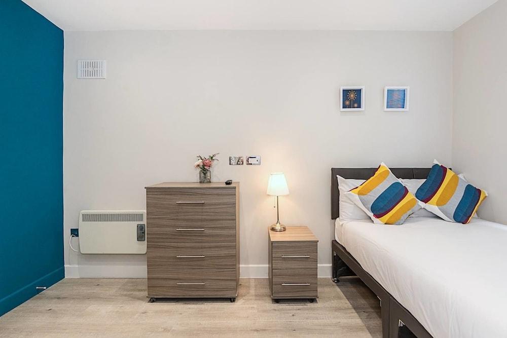 Toynbee Street Ro 3 · Good-Looking Room in Spitalfields 1