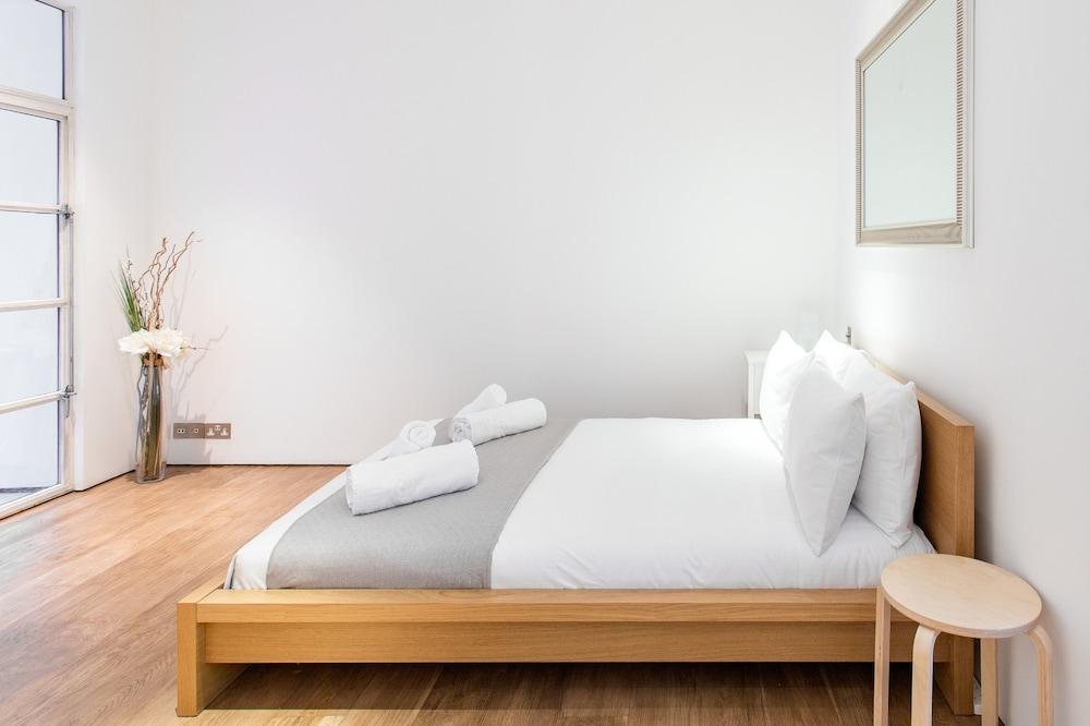 Oxford Circus Apartments 2