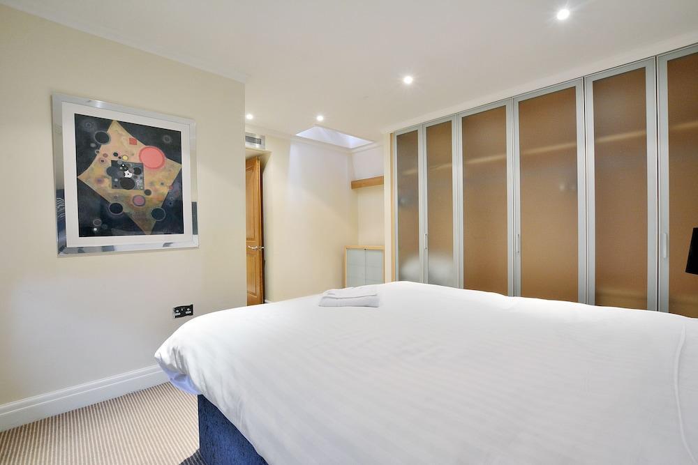 William Mews Townhouse 1