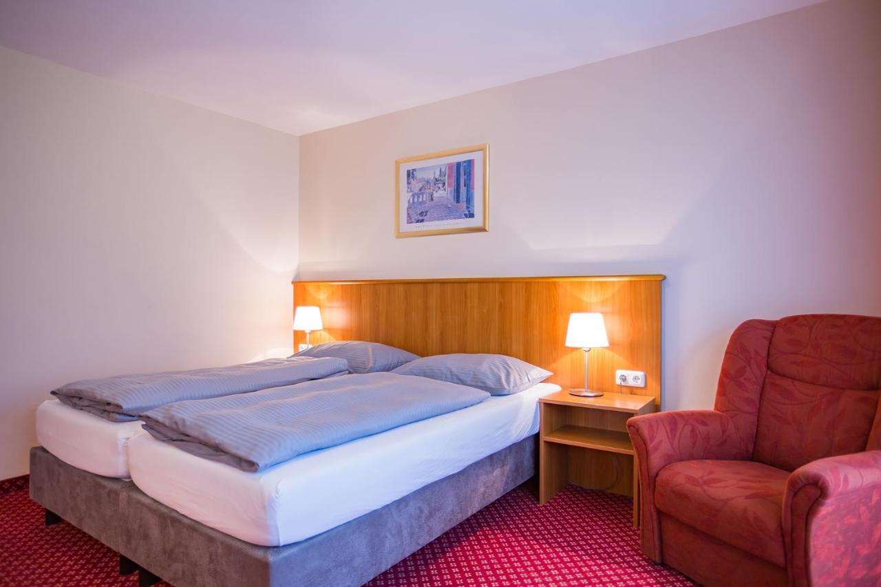 Hotel Friedenseiche 1