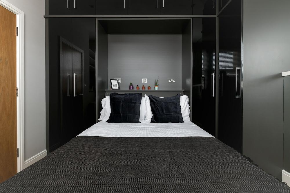 3 Beds 2 Baths Penthouse 2