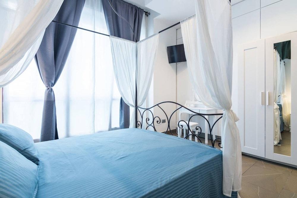 Luxury 5 Bedrooms in the Heart of Milan