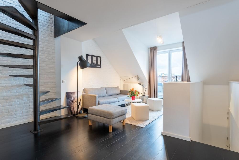 Europea Luxury Duplex Residence Flagey