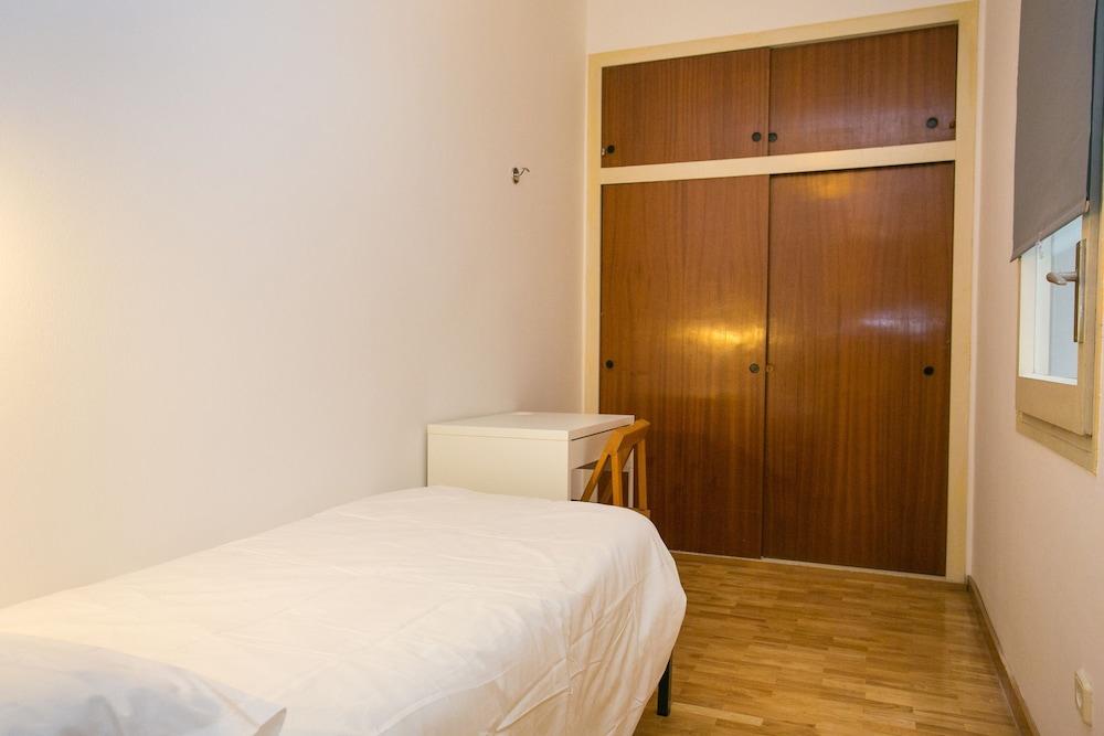 Sagrada Familia Apartment with Private Terrace 2