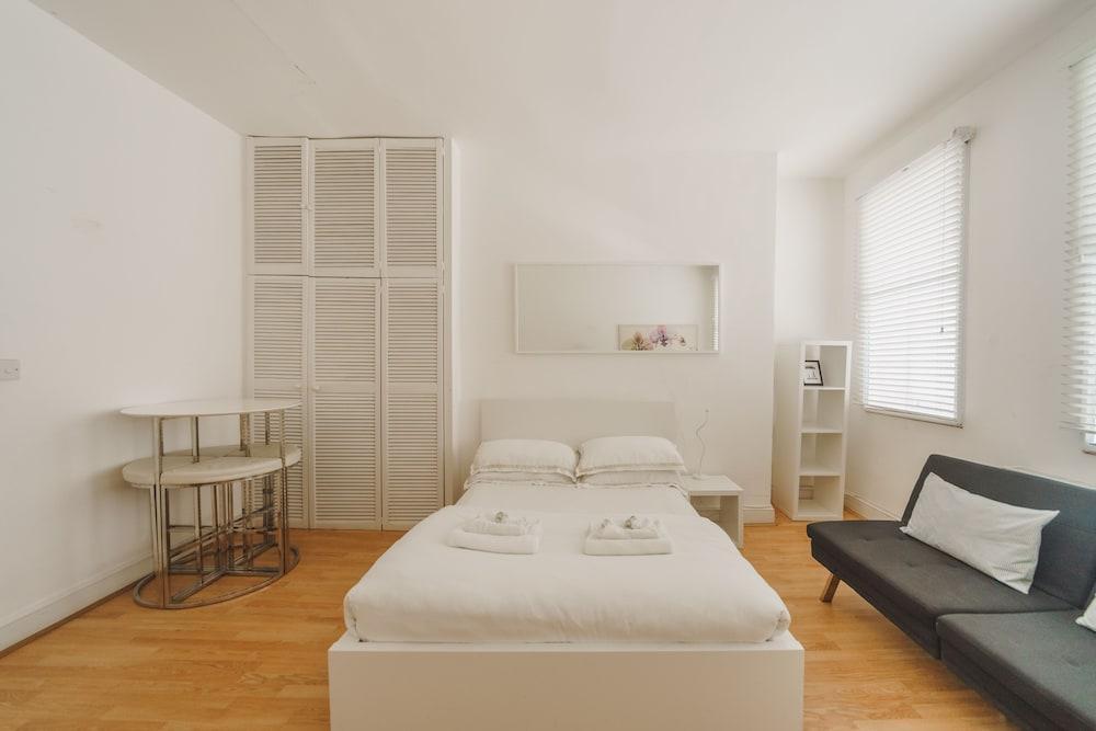 Large Studio Soho & Charing Cross Road 1