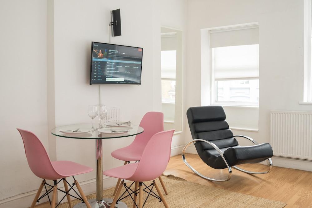 Spacious Studio Apartment Soho Square 1