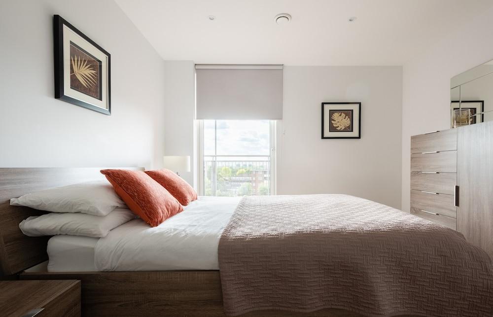 2 Bed 2 Bath Greenwich Apart. - London 2
