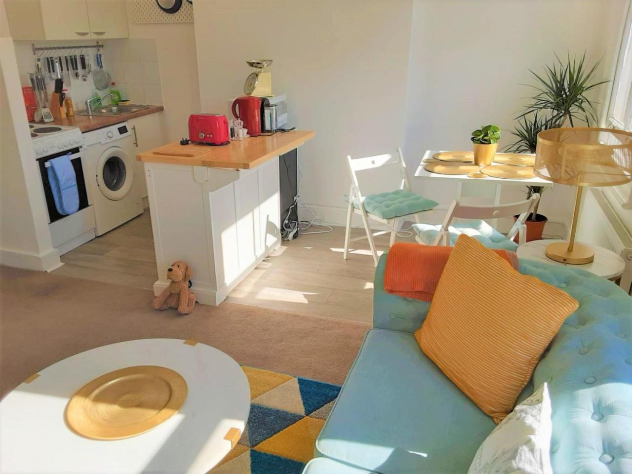 Julian Apartment Center of London 1