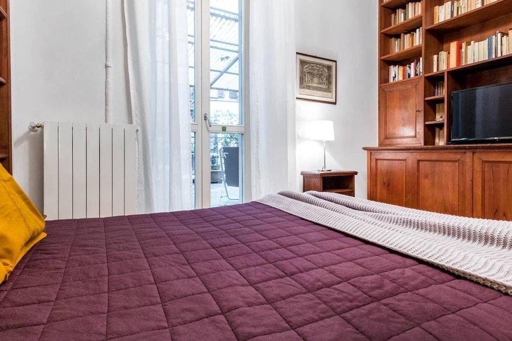 Joivy Casa Pupa Near Navigli Nightlife 1