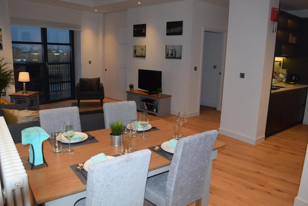 London City Island 3 Bedroom Luxury Apartments, Canary Wharf 2