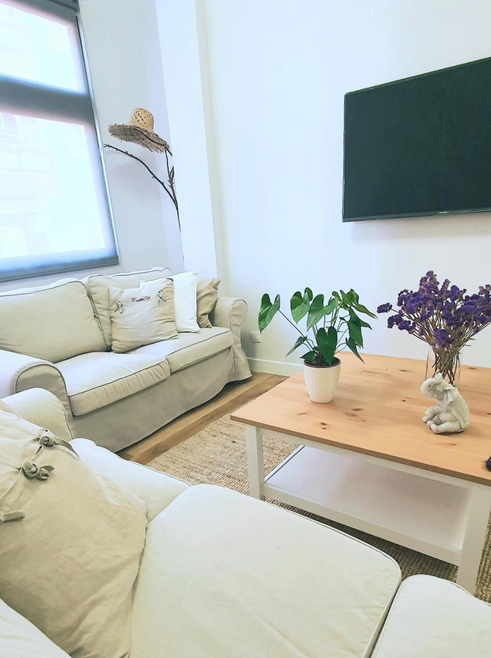 The Happy Place Santa Cruz, by Nivariahost 1