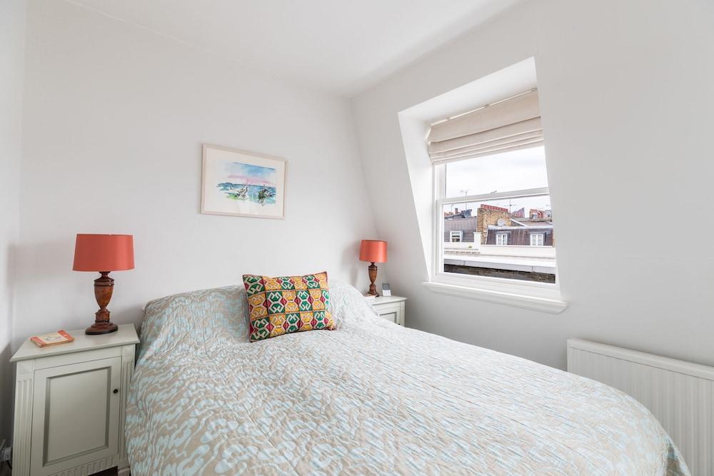 Joivy Pimlico Flat with Terrace for 3 1