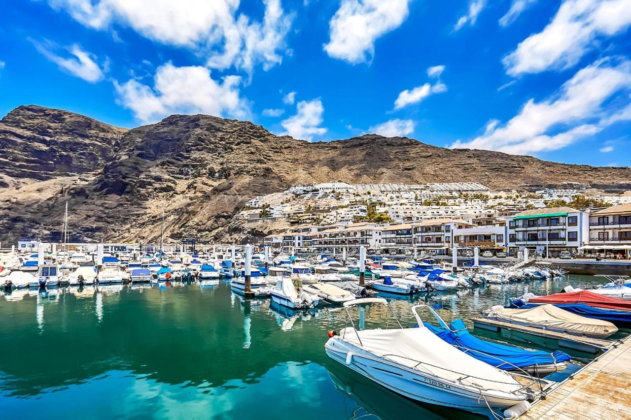 Spectacular Views First Line 2 Bedrooms Apartment