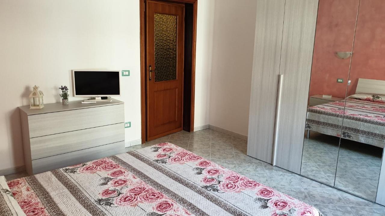 Il Nespolo , Vicino Alle Spiagge, Per Coppie E Famiglie 2