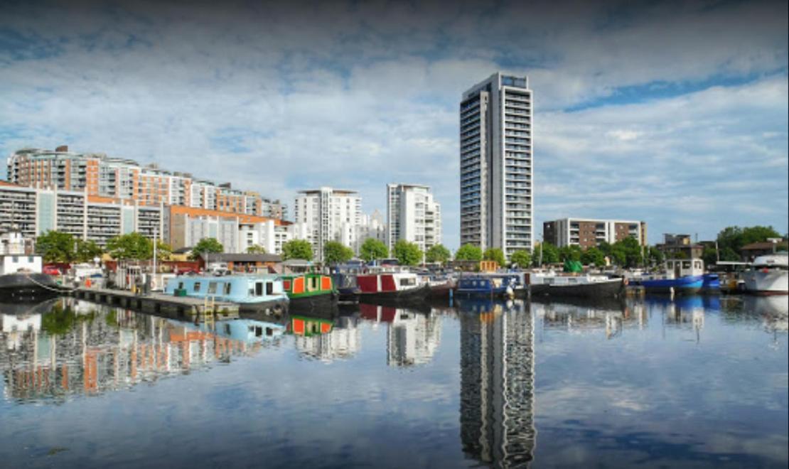 Clean And Comfy Room Near the River 2