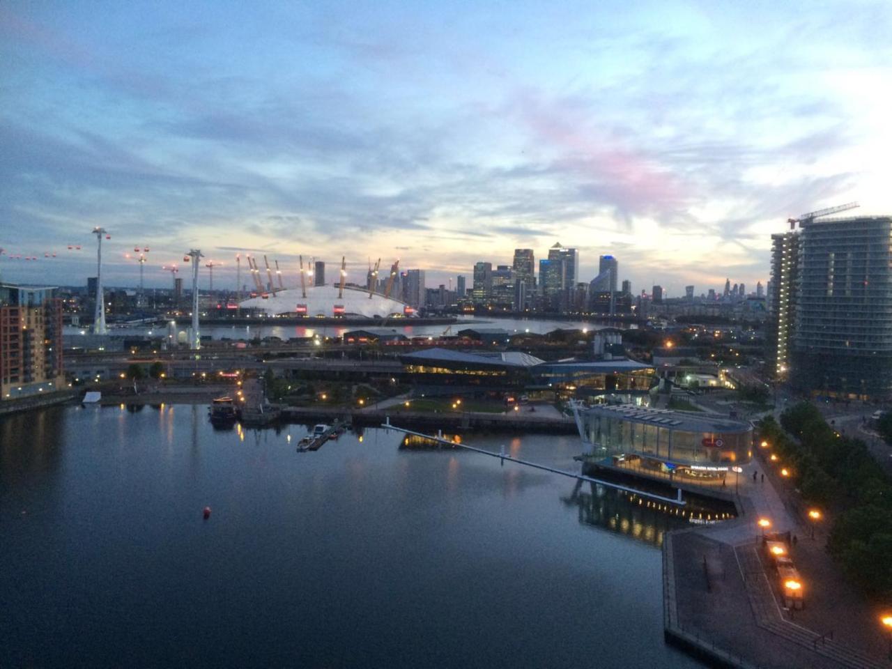 Excel 4 Bedrooms River Thames Penthouse Apartment 2