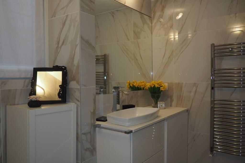 Casa Alberto Da Giussano, Elegante Bilocale in Centro Con Balcone Sul Parco 2