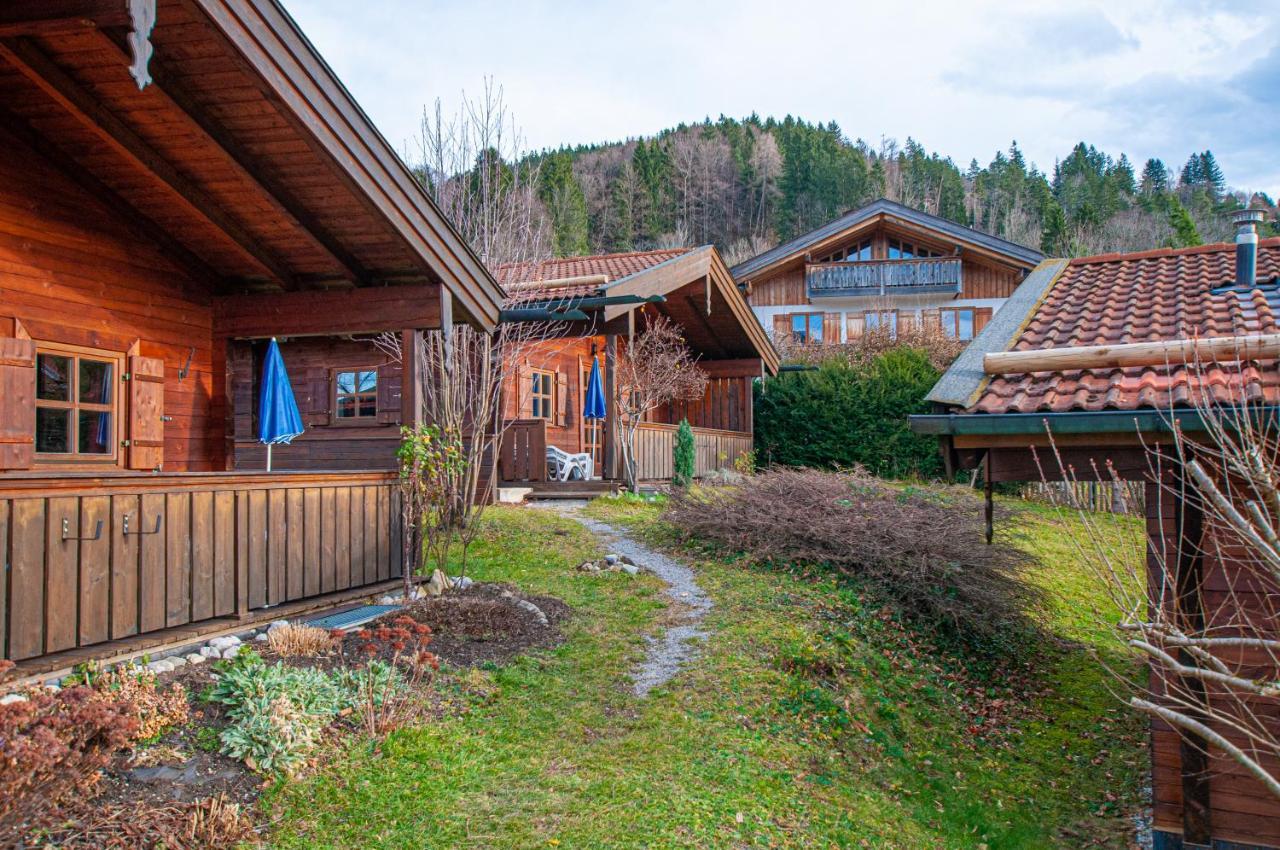 Ruhige Chalets Mit Seeblick in Zentraler Lage 2