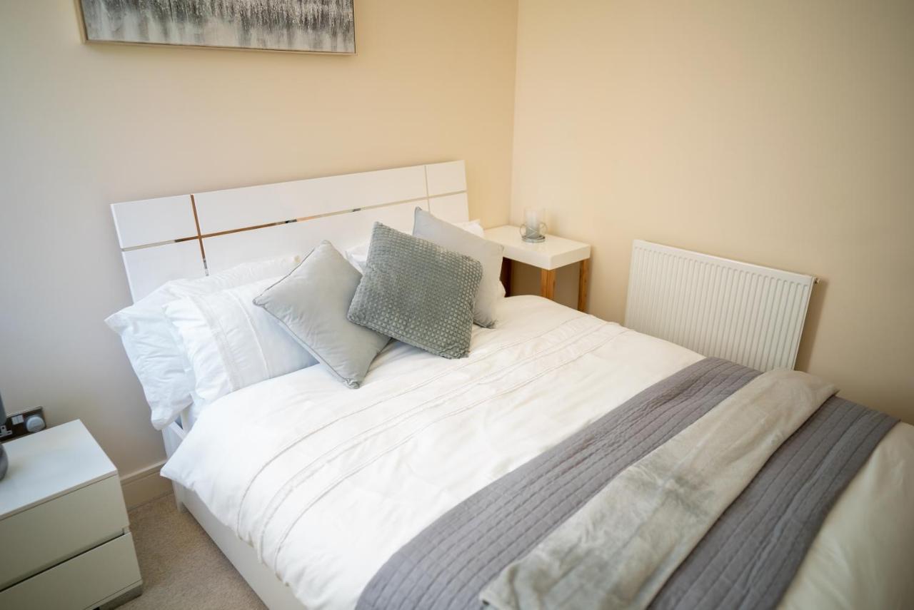 Comfy Spacious Apartment in Canary Wharf