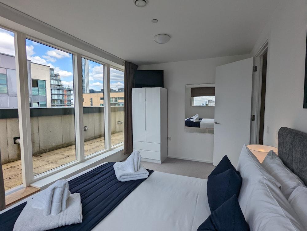 Millharbour Apartments by Charles Hope 2