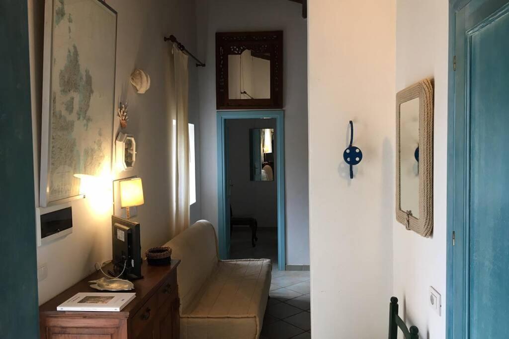 Cava Francese - la Maddalena - la Casa Dello Scalpellino