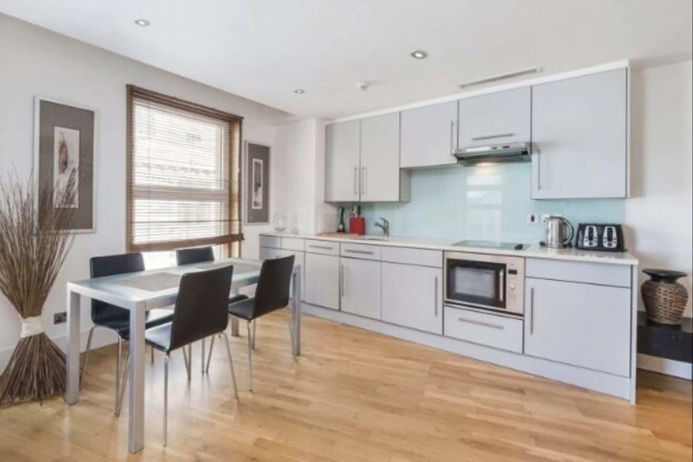 Luxury Flat with Panoramic View of Piccadilly Circus 2