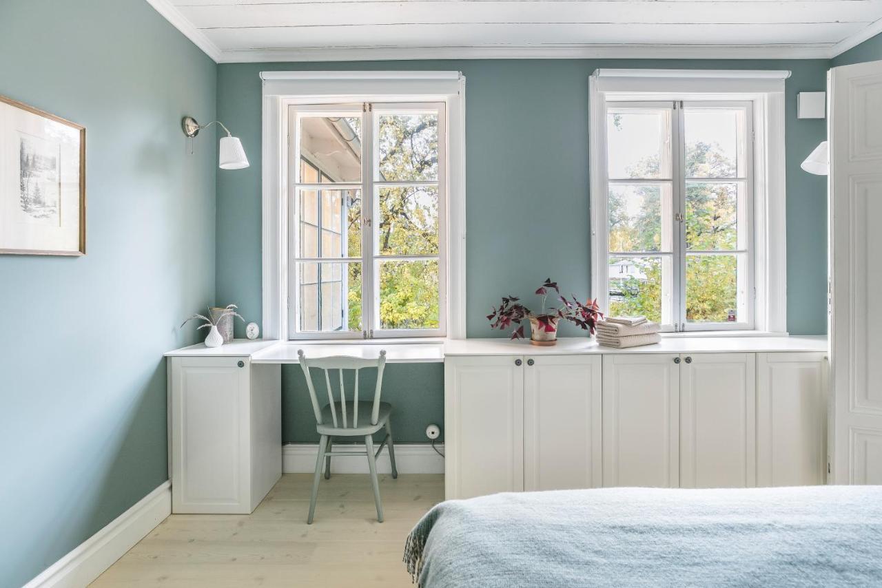 Peaceful, Picturesque Lake & Forest Retreat 1