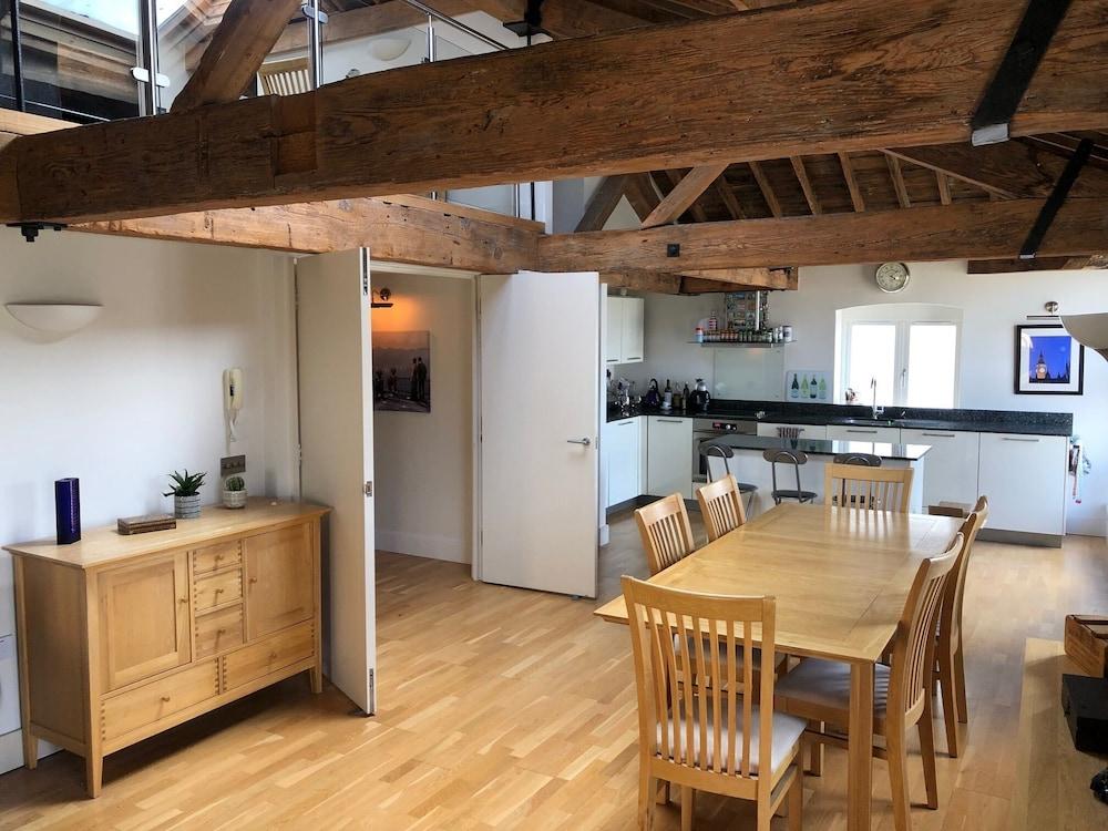 Riverside Penthouse Apartment 2