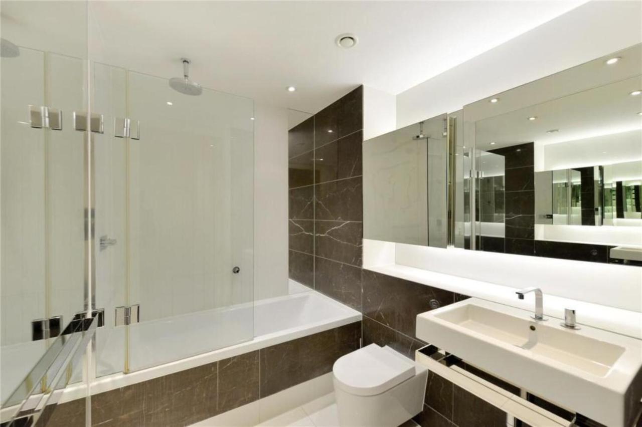 Modern Apartment in the Greenwich Area London Uk 1